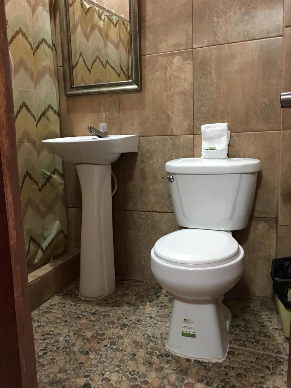Hotel El Reformador Puerto Barrios Eksteriør bilde